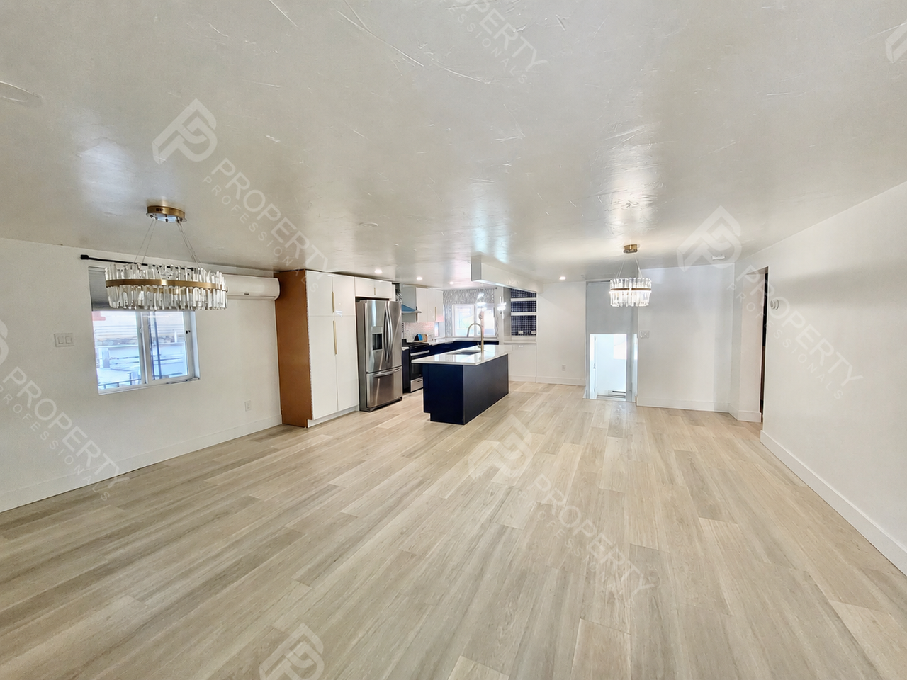 221 W 5th St - Photo 2 of 20