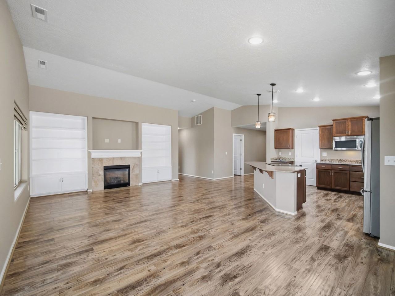 20119 E Glenbrook Ave - Photo 6 of 49