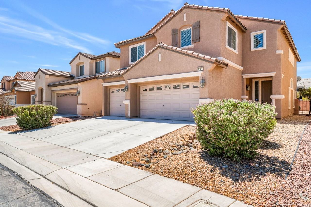 2621 Lazy Leopard Ct - Photo 2 of 25