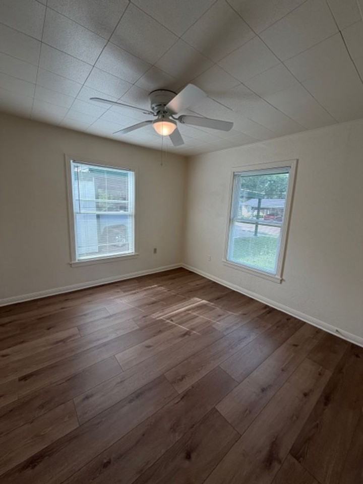 1913 Jeran Dr - Photo 2 of 11