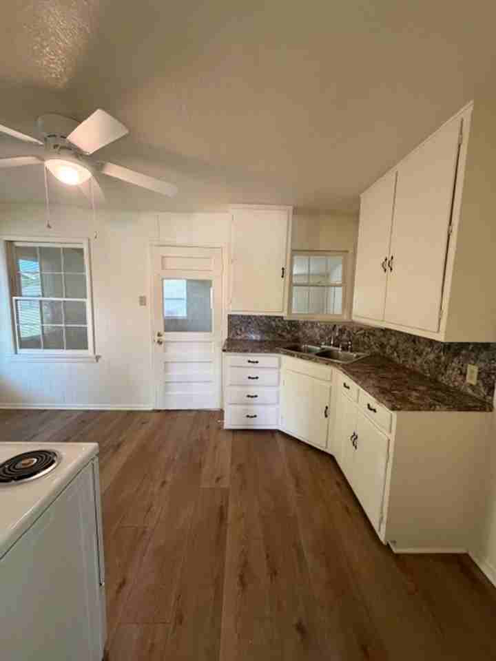 1913 Jeran Dr - Photo 7 of 11