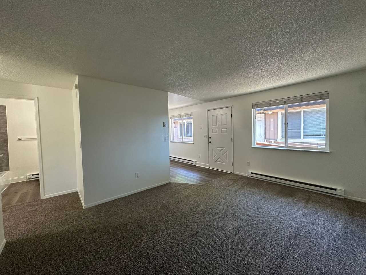 6330 6330 and 6336 N Crestline Street - Photo 6 of 15