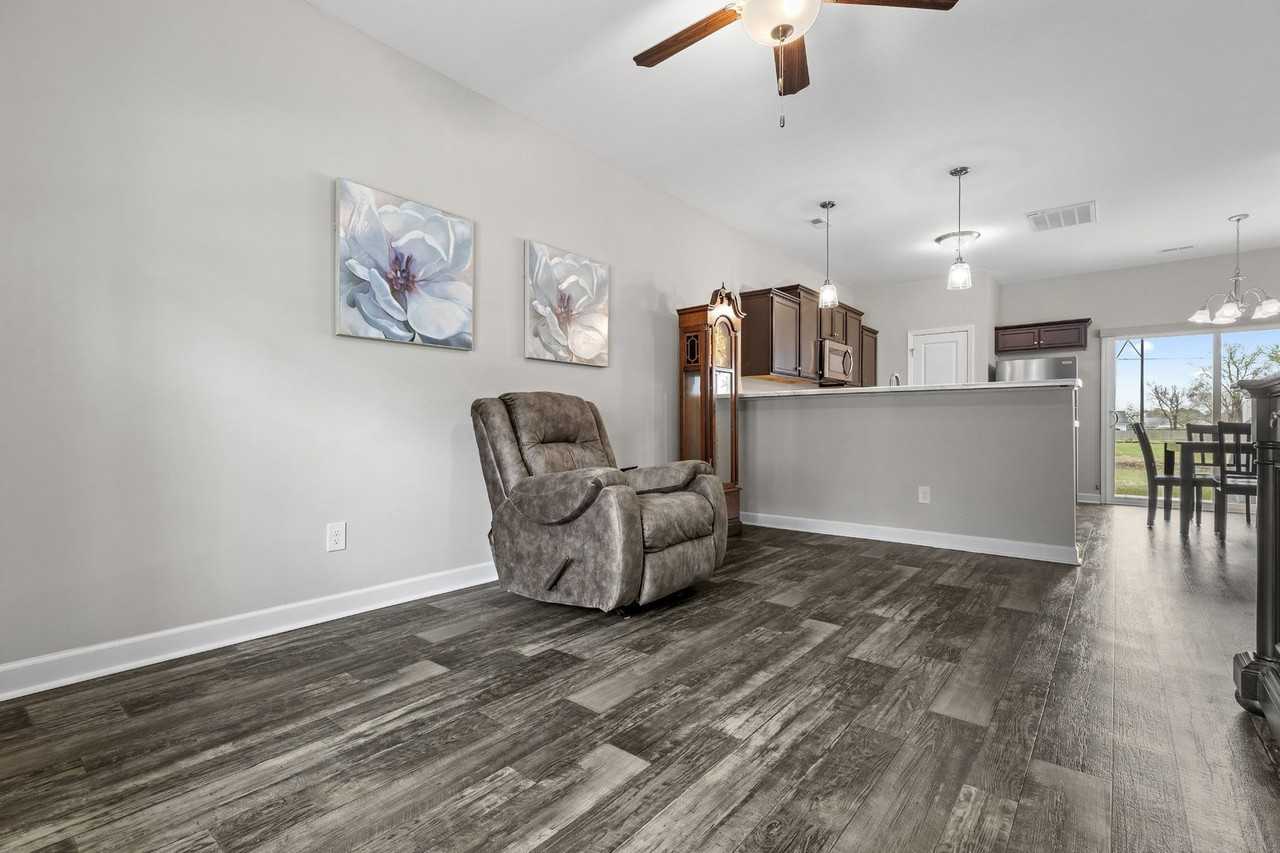 3 3 Jaydn Drive W - Photo 6 of 20