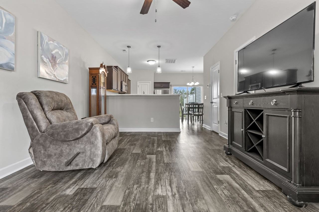3 3 Jaydn Drive W - Photo 7 of 20