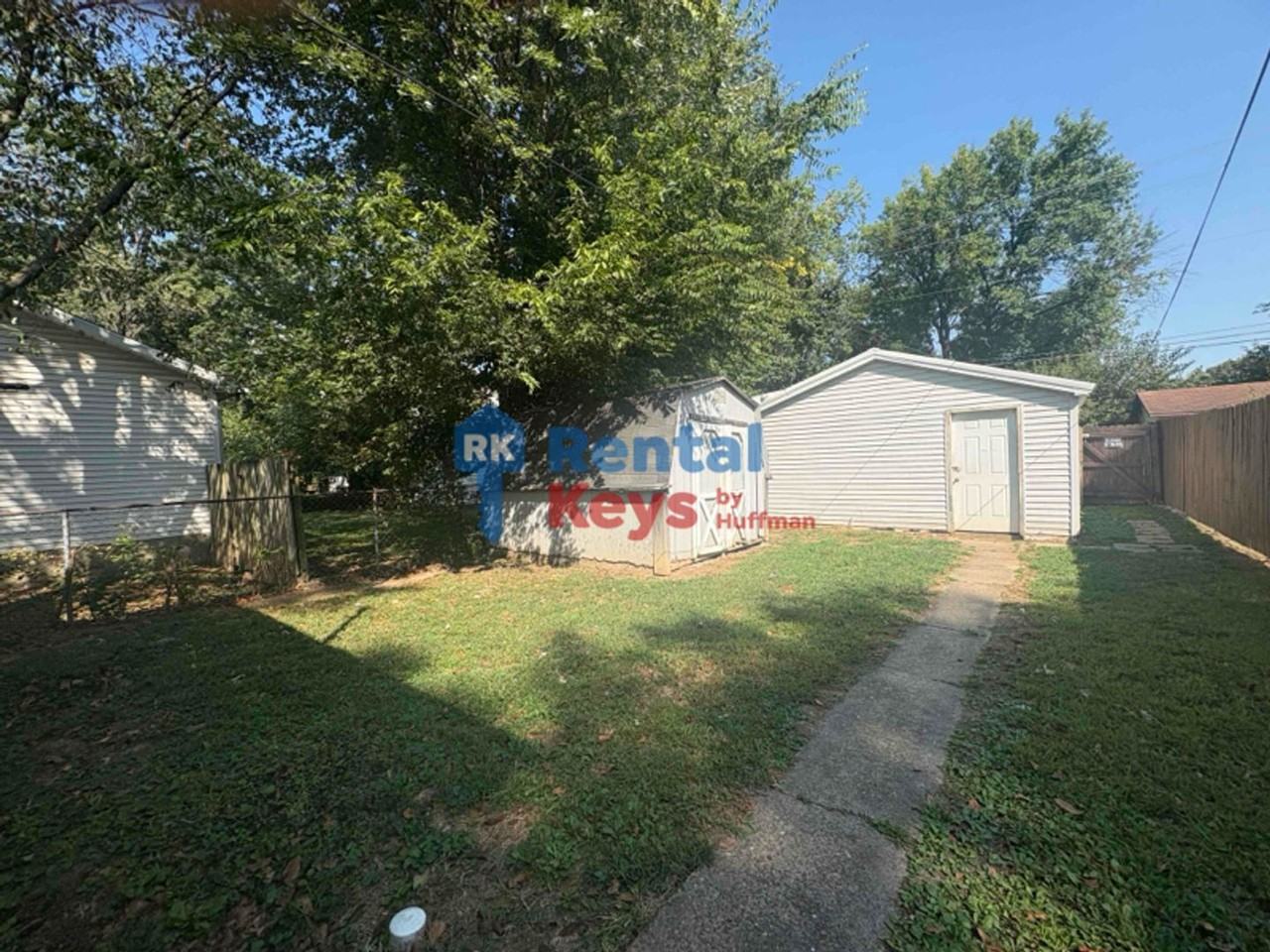 1418 Jackson Ave - Photo 4 of 17
