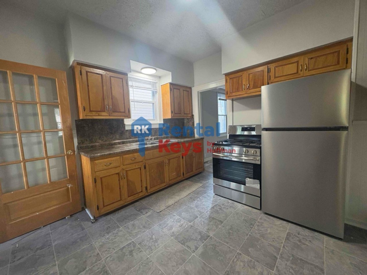 1418 Jackson Ave - Photo 5 of 17