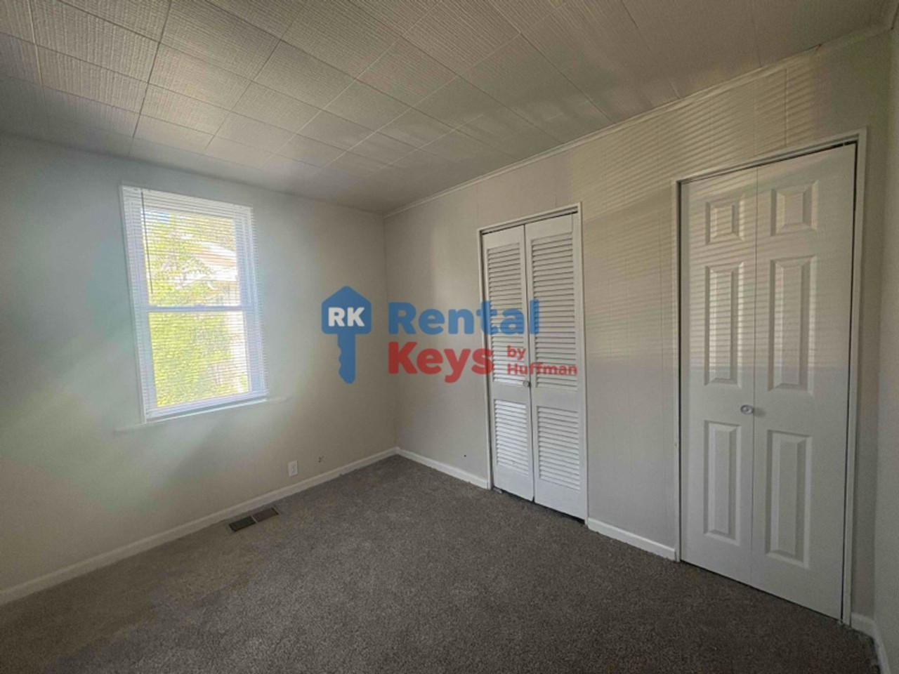 1418 Jackson Ave - Photo 7 of 17