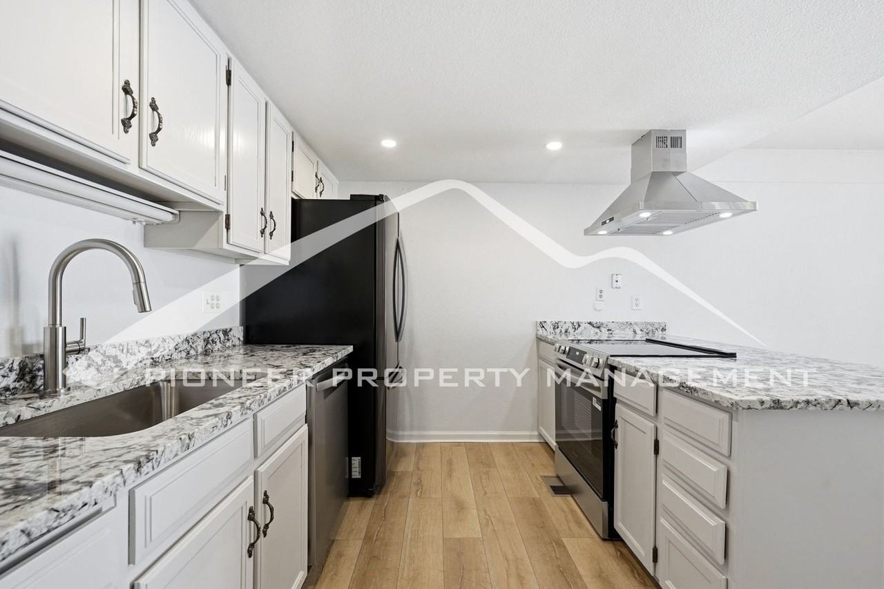 1465 S Troy St - Photo 6 of 20