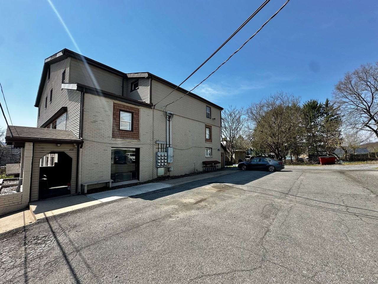 400 Railroad Street - Photo 2 of 3