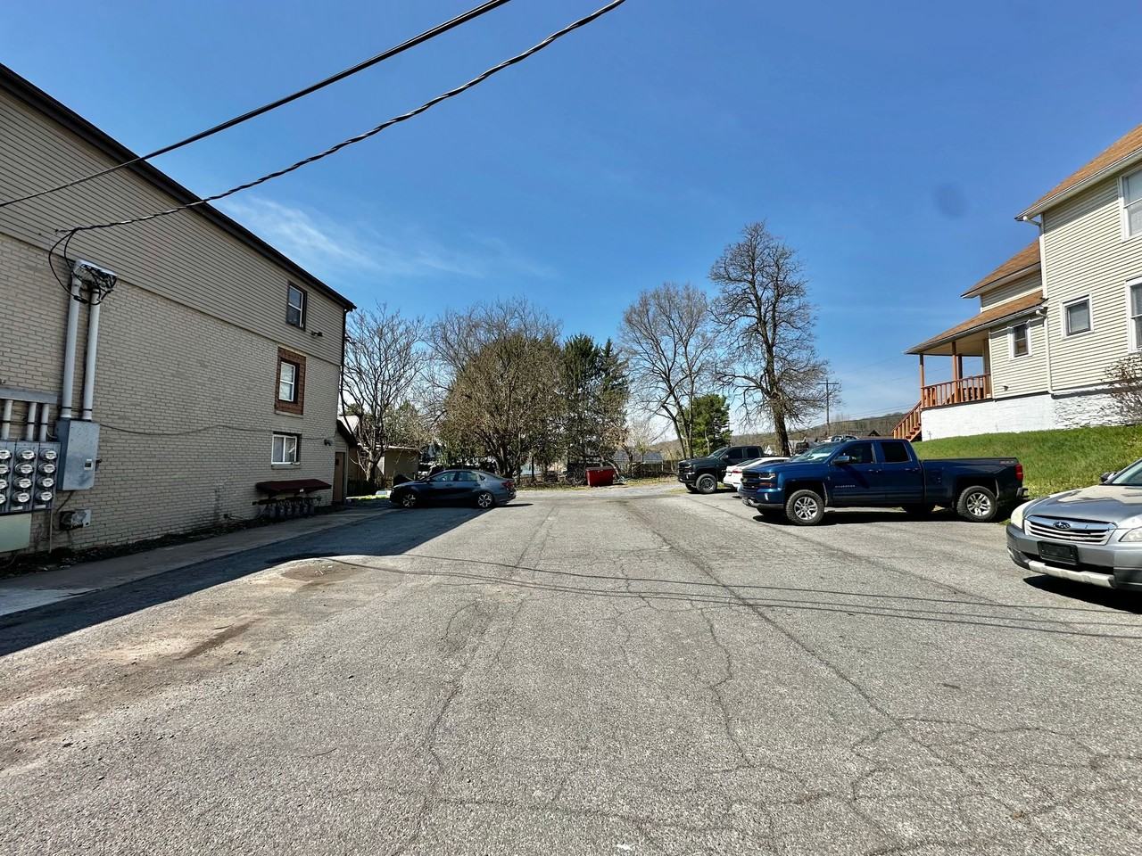 400 Railroad Street - Photo 3 of 3