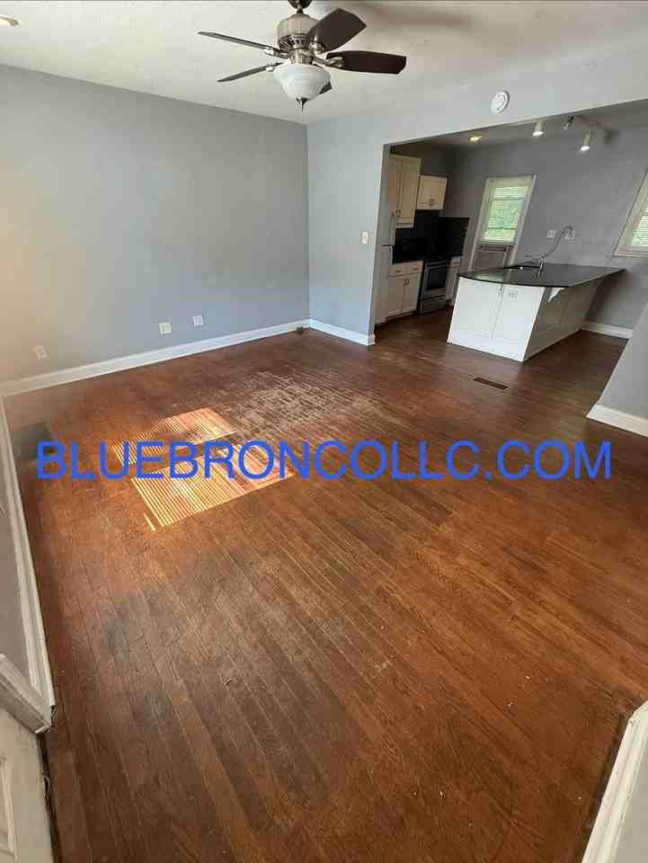 124 S Forest Ave - Photo 2 of 8