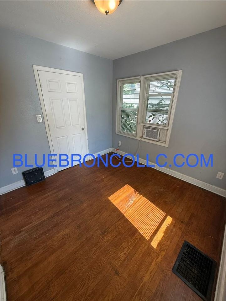 124 S Forest Ave - Photo 5 of 8