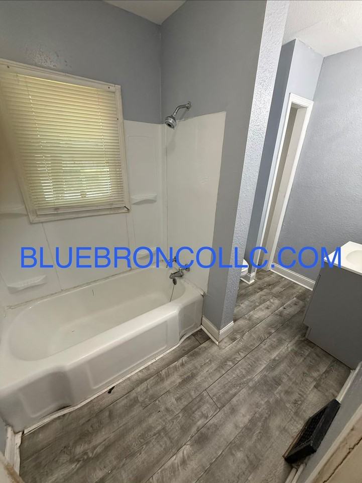 124 S Forest Ave - Photo 6 of 8