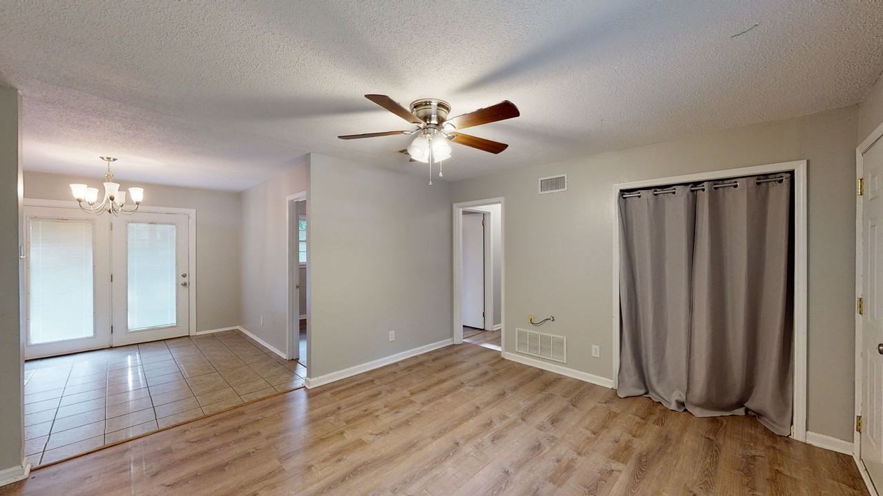 109 Sara Ln - Photo 4 of 24