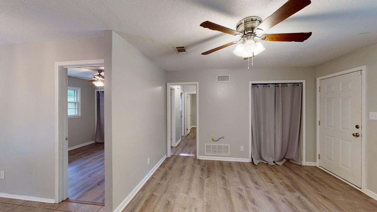 109 Sara Ln - Photo 5 of 24