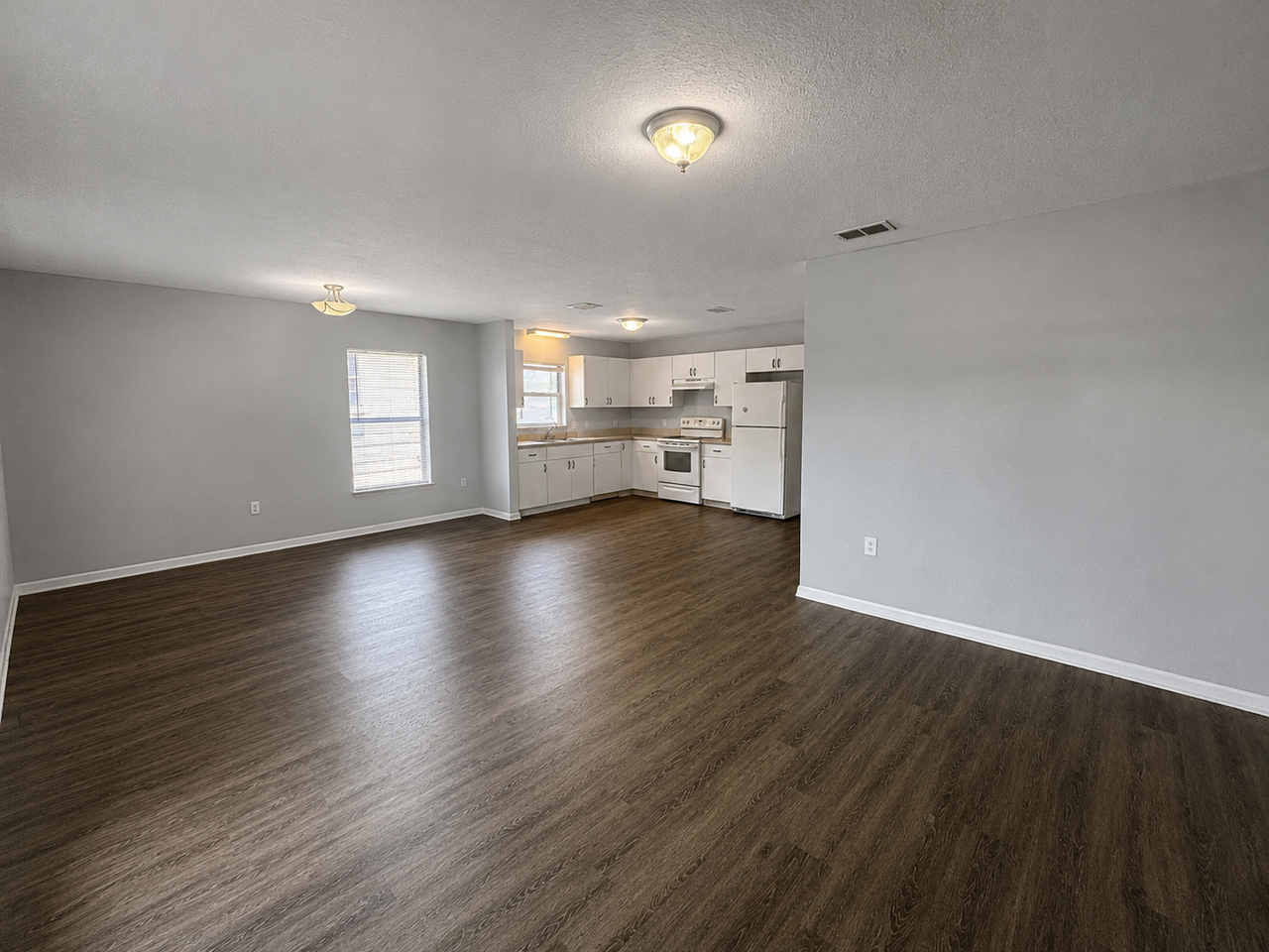 38621 Rose Ln - Photo 2 of 9