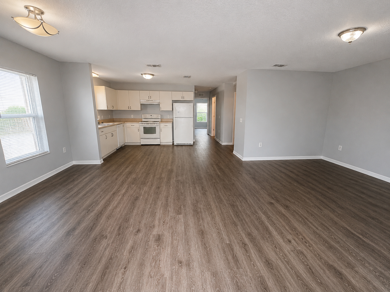 38621 Rose Ln - Photo 3 of 9