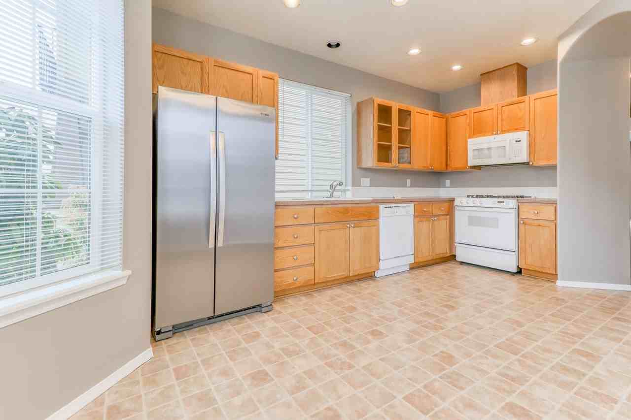 20467 Sw Rosemount St - Photo 6 of 27