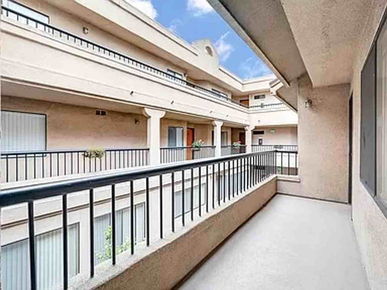 Francis Apartments...Gorgeous Newly Remodeled ...CALL NOW! - Photo 4 of 7