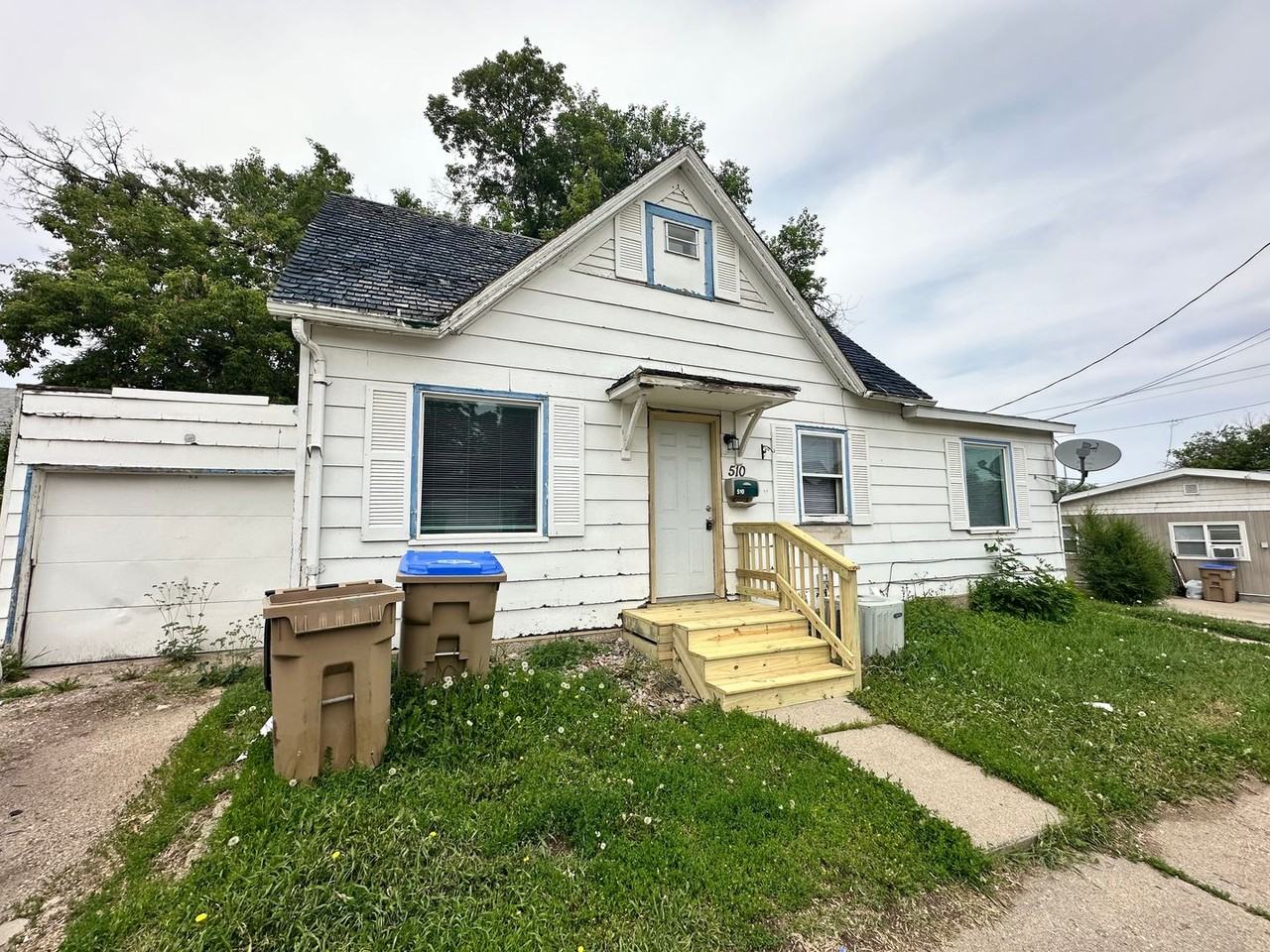 510 Hiawatha St - Photo 2 of 19
