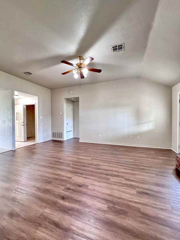 5603 Golden Dr - Photo 4 of 11