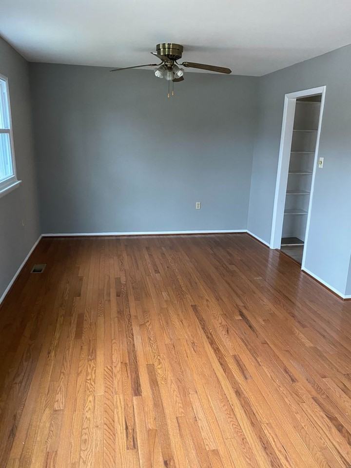 464 Worthington Rd - Photo 2 of 18