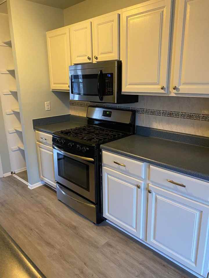464 Worthington Rd - Photo 6 of 18