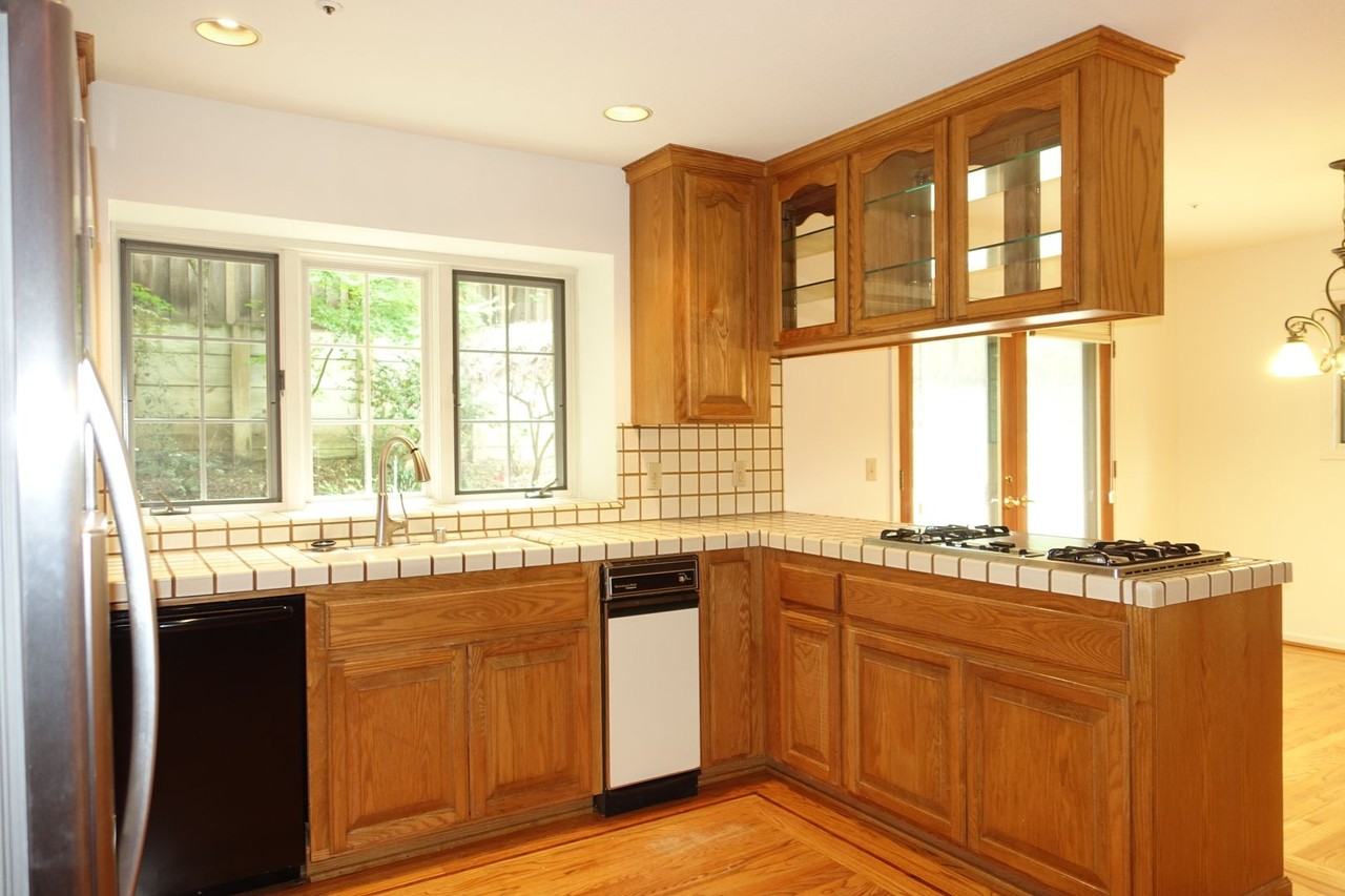 455 Old Oak Ct - Photo 7 of 16