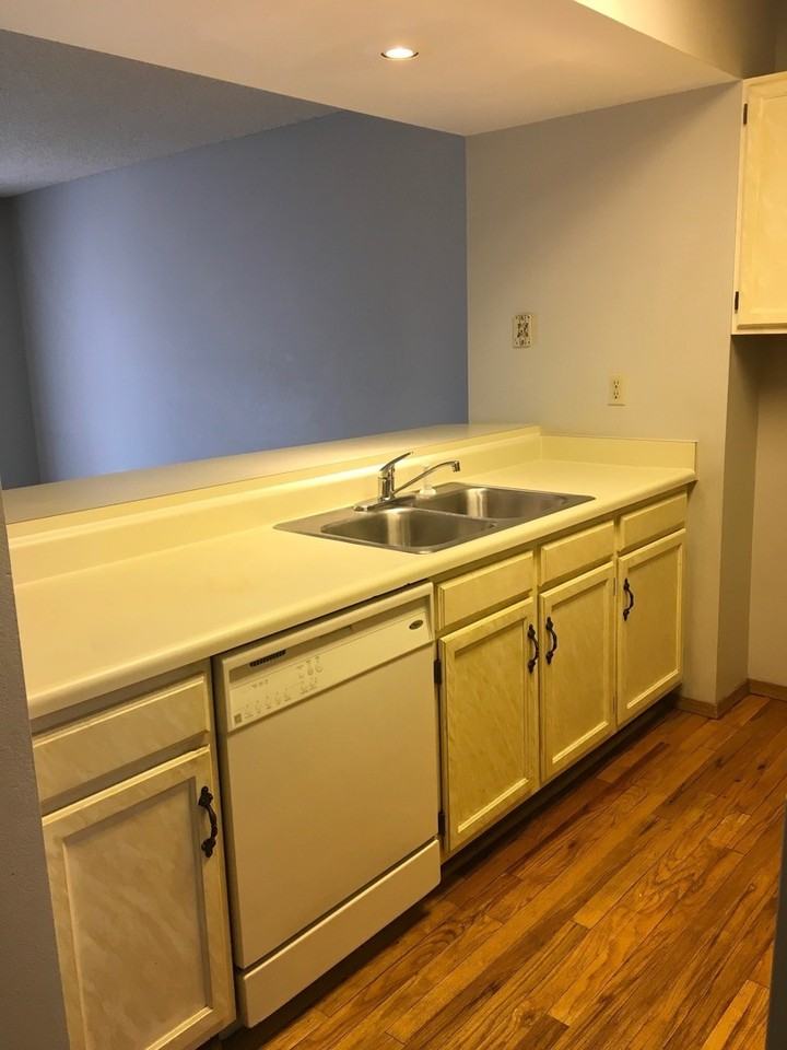 4249 Hunting Meadows Cir - Photo 6 of 18