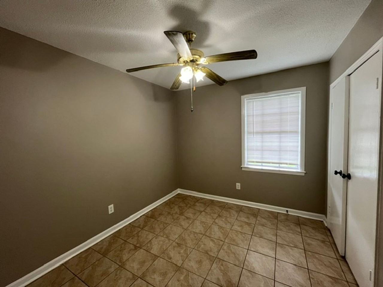 7813 Brentwood Dr - Photo 7 of 10