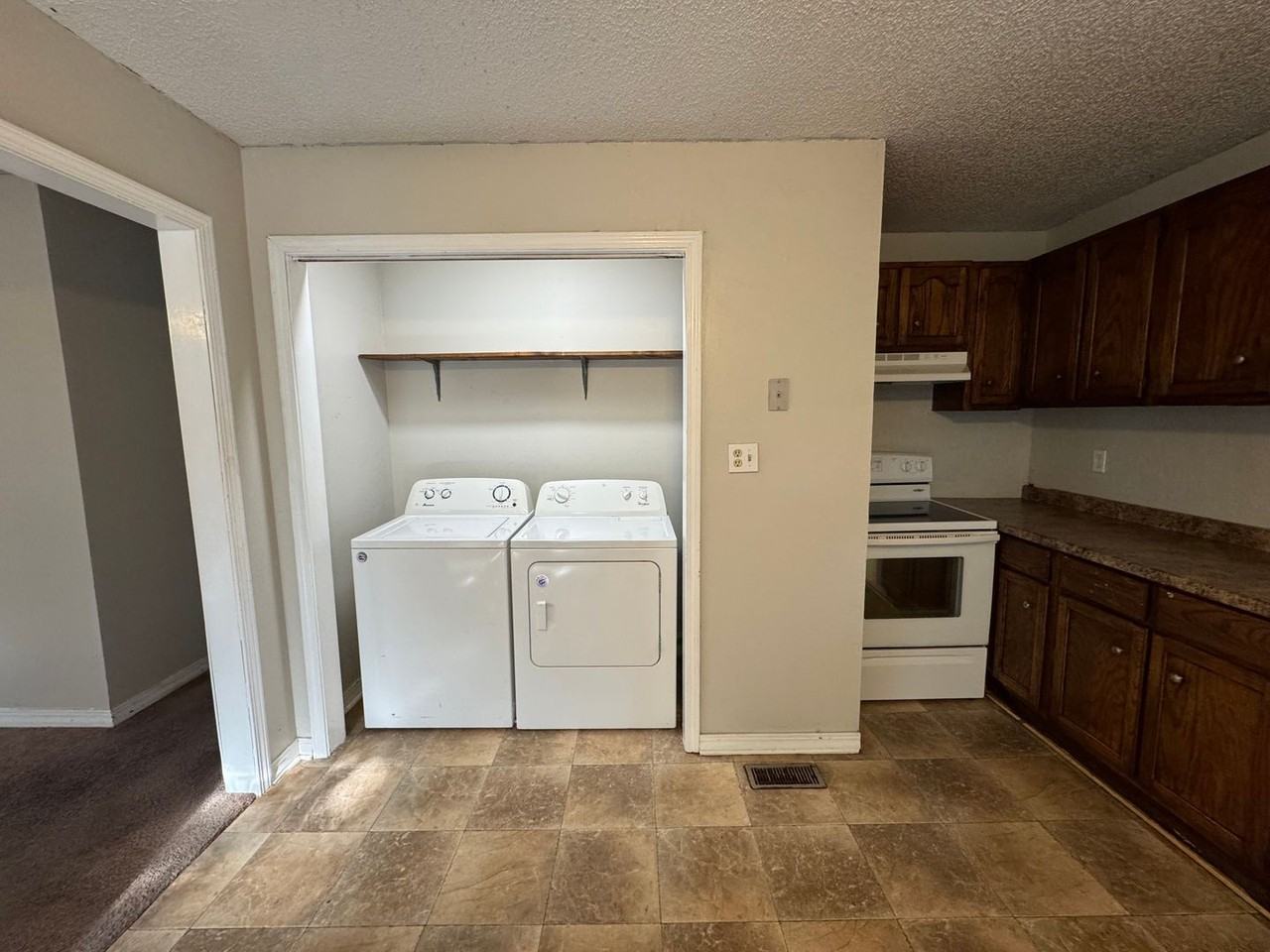 509 Church St - Photo 5 of 12