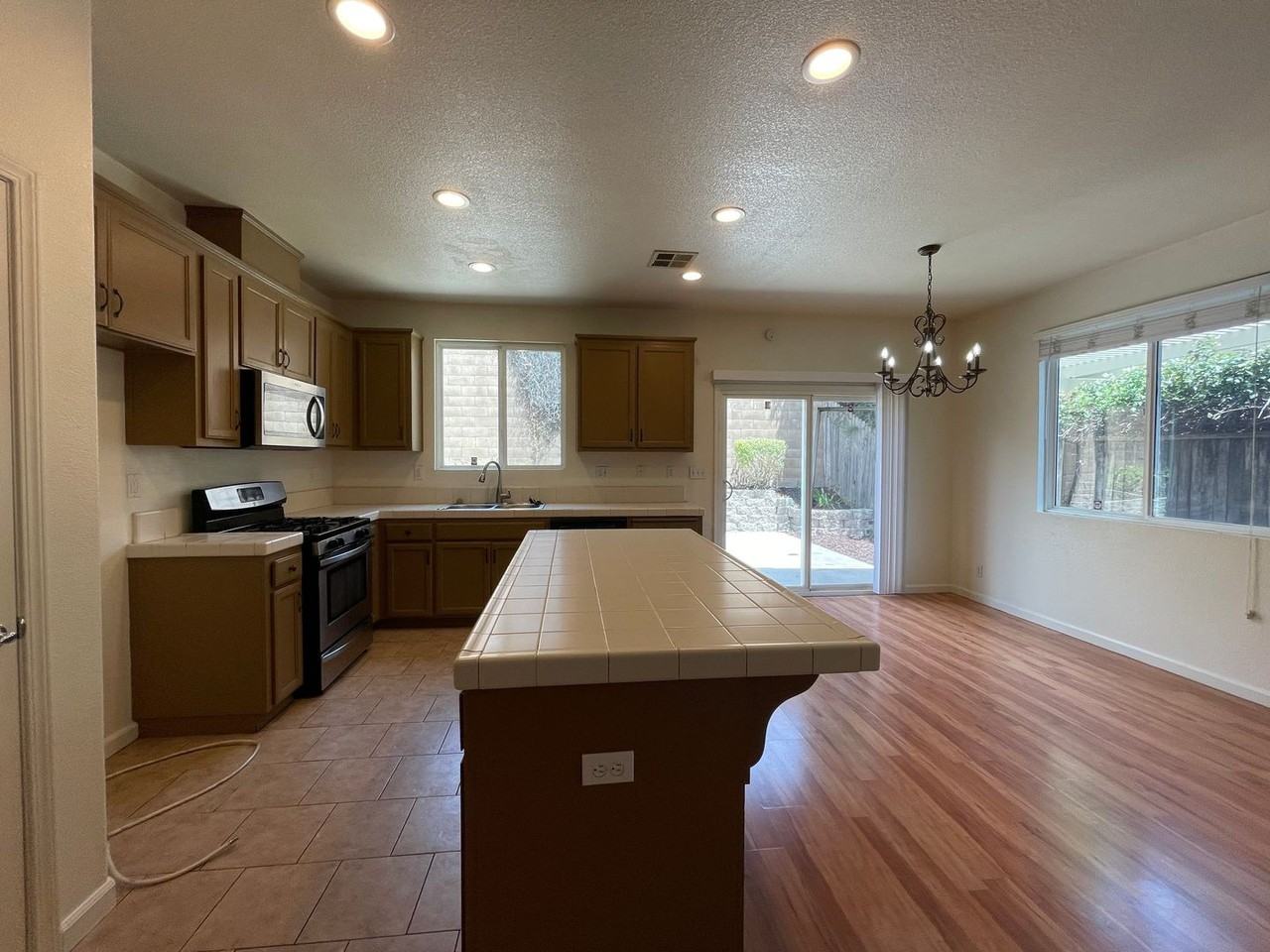 3976 Anastasia Ln - Photo 6 of 23