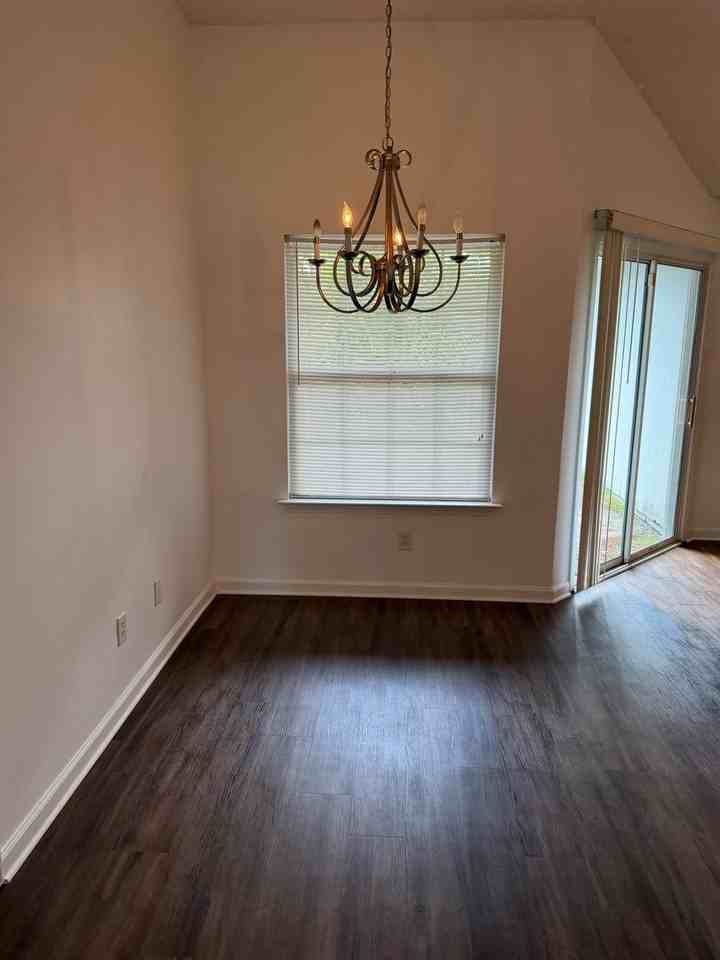 244 Merriwood Cir - Photo 4 of 17