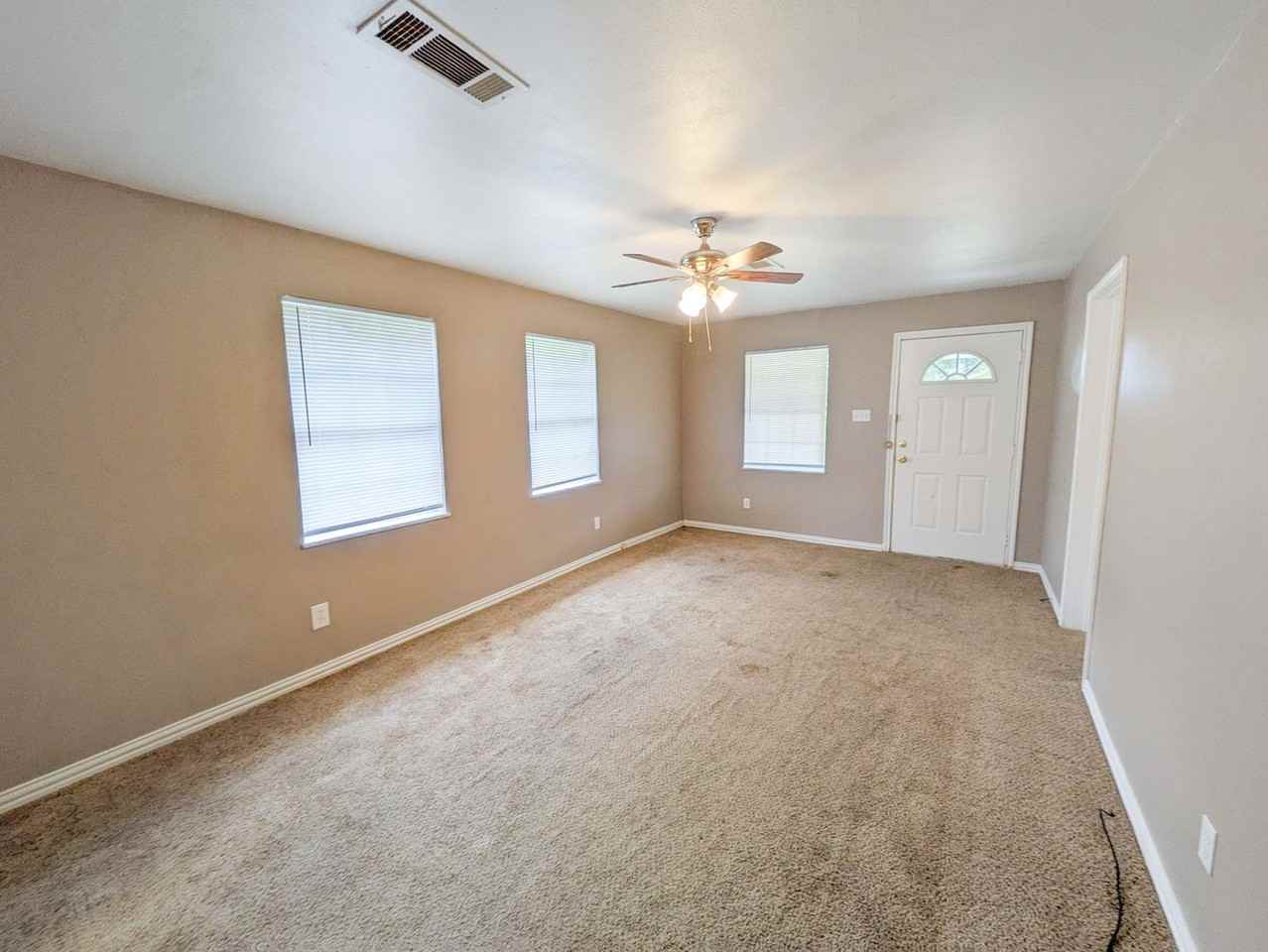 1624 Franklin Ave - Photo 3 of 19