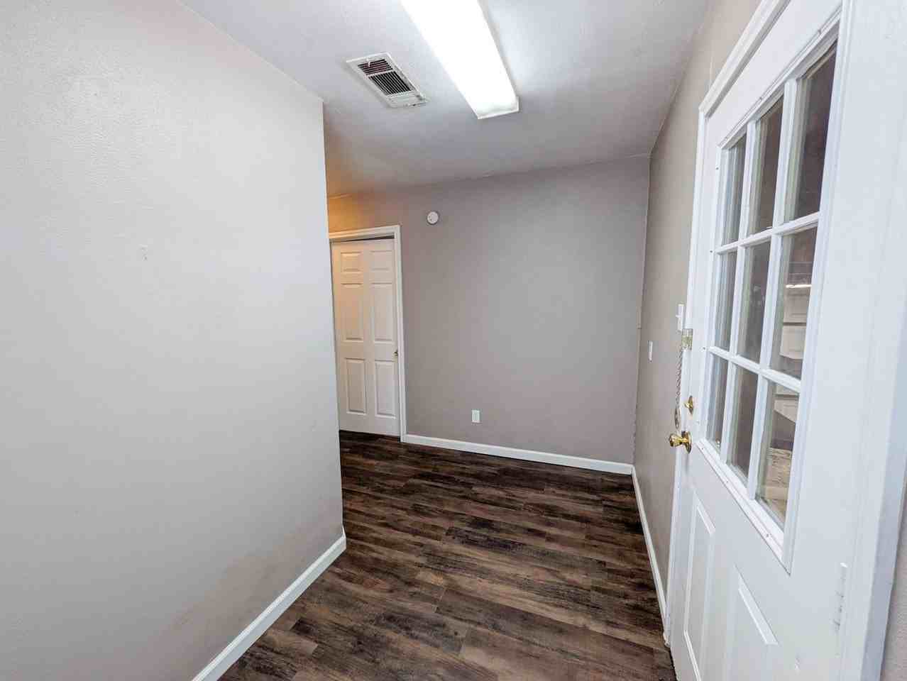 1624 Franklin Ave - Photo 7 of 19