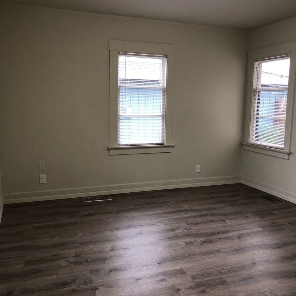 3320 Pine St - Photo 3 of 14
