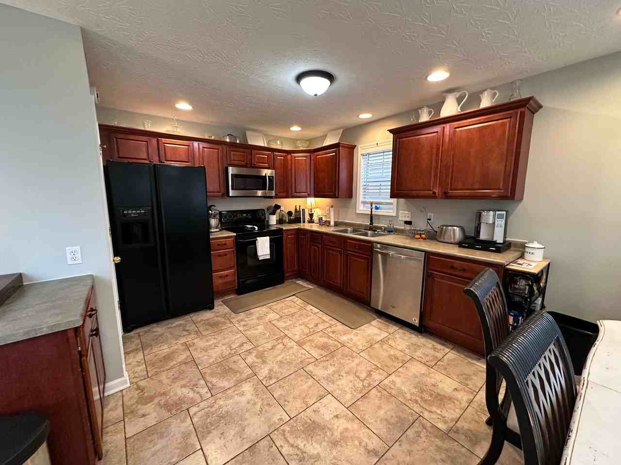 516 Millpond Rd - Photo 2 of 15