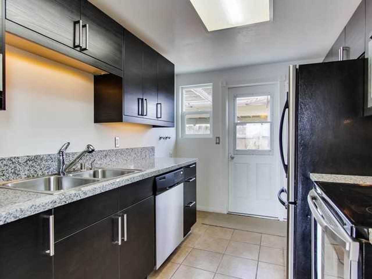 7855 Rancho Fanita Dr #A - Photo 4 of 26