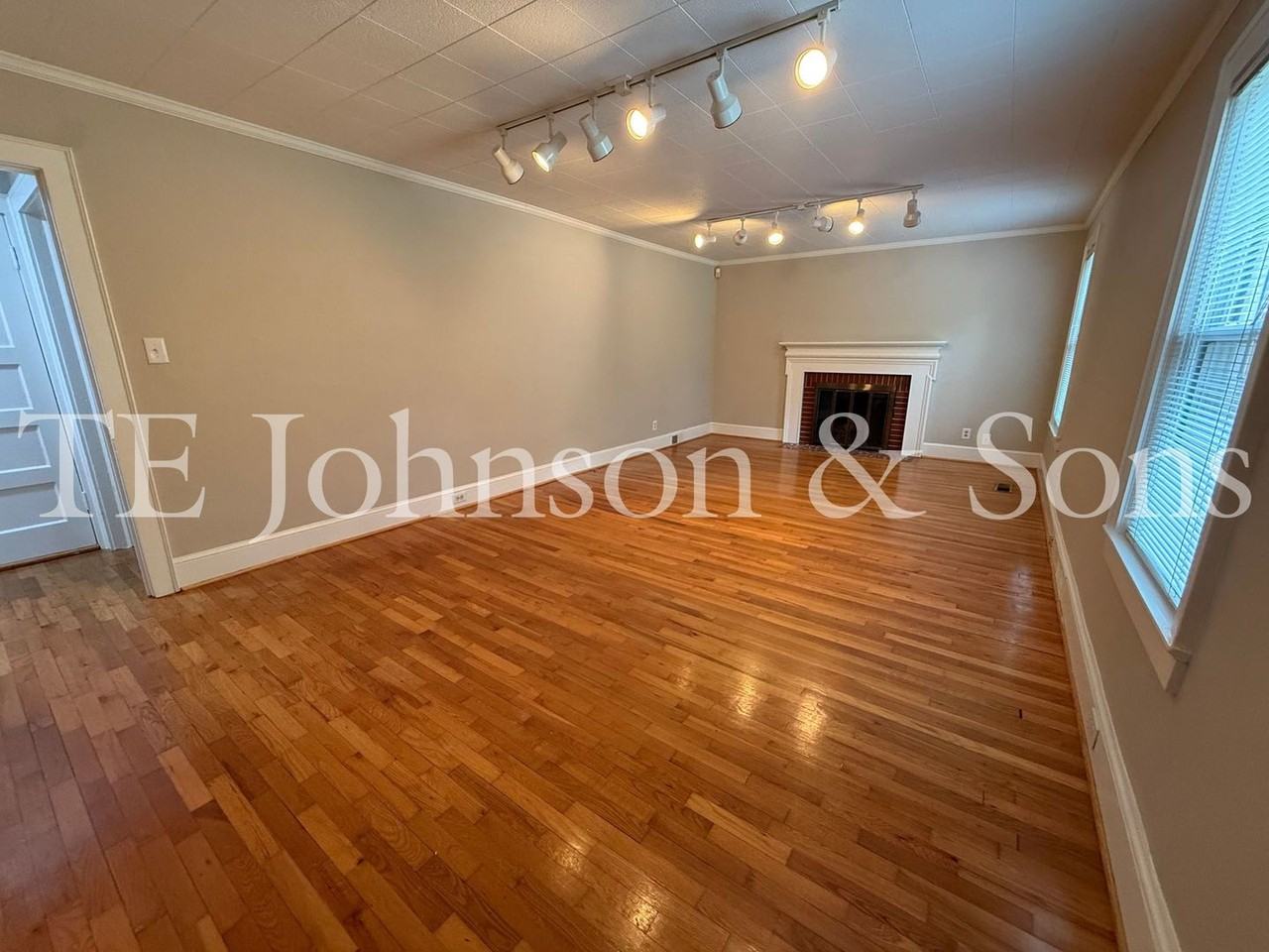 5535 Robinhood Rd - Photo 3 of 45