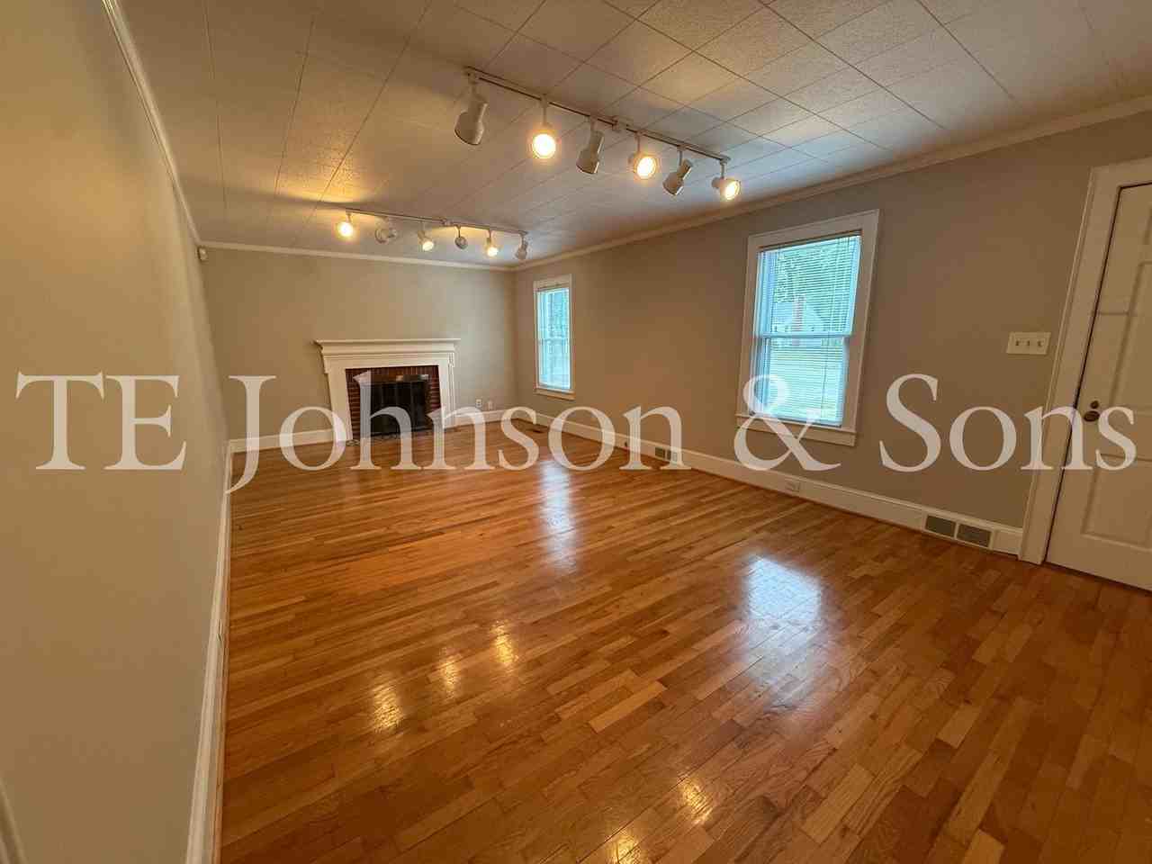 5535 Robinhood Rd - Photo 6 of 45