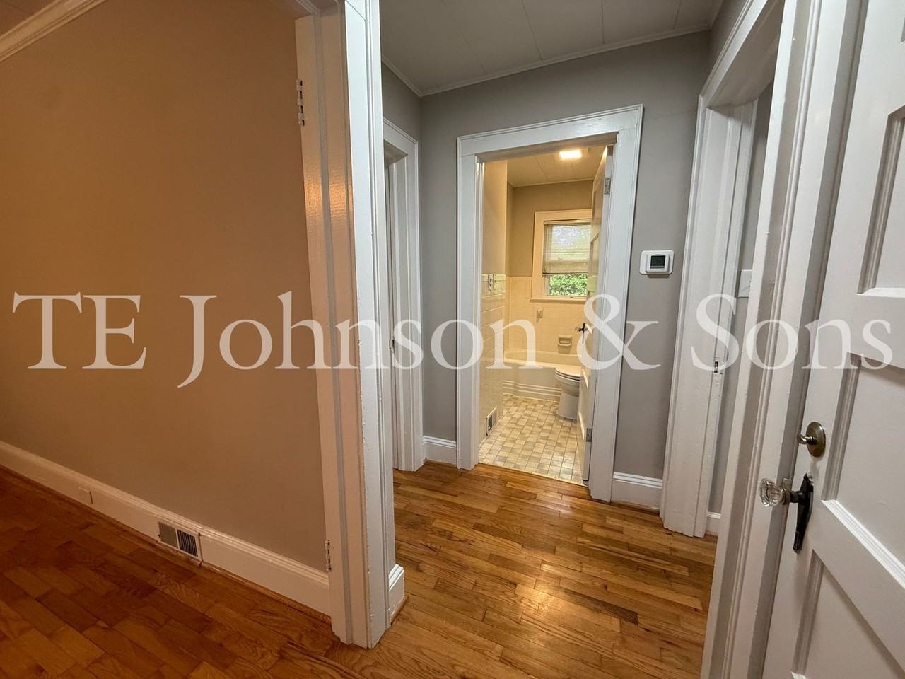 5535 Robinhood Rd - Photo 7 of 45