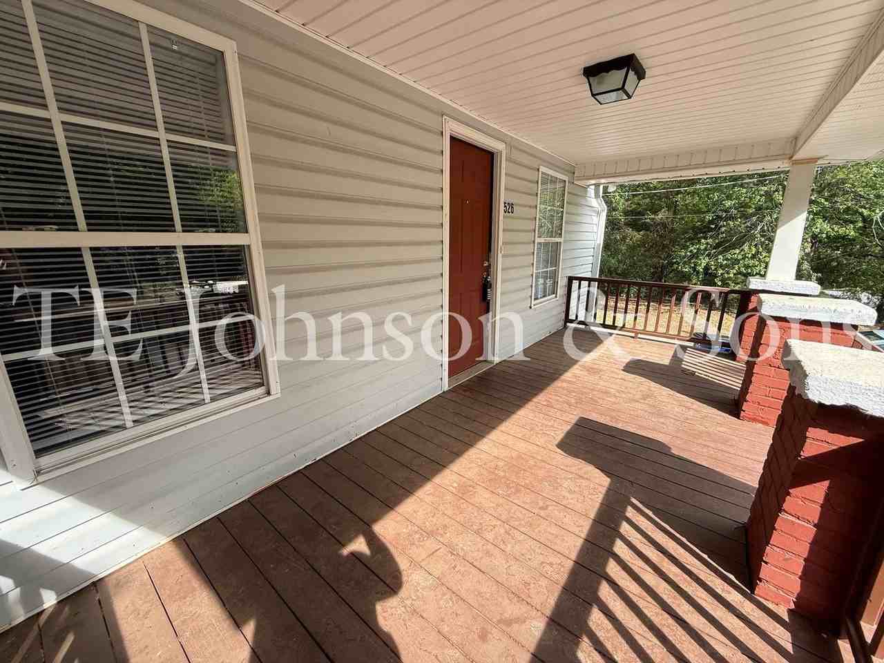 526 Chandler St - Photo 5 of 32