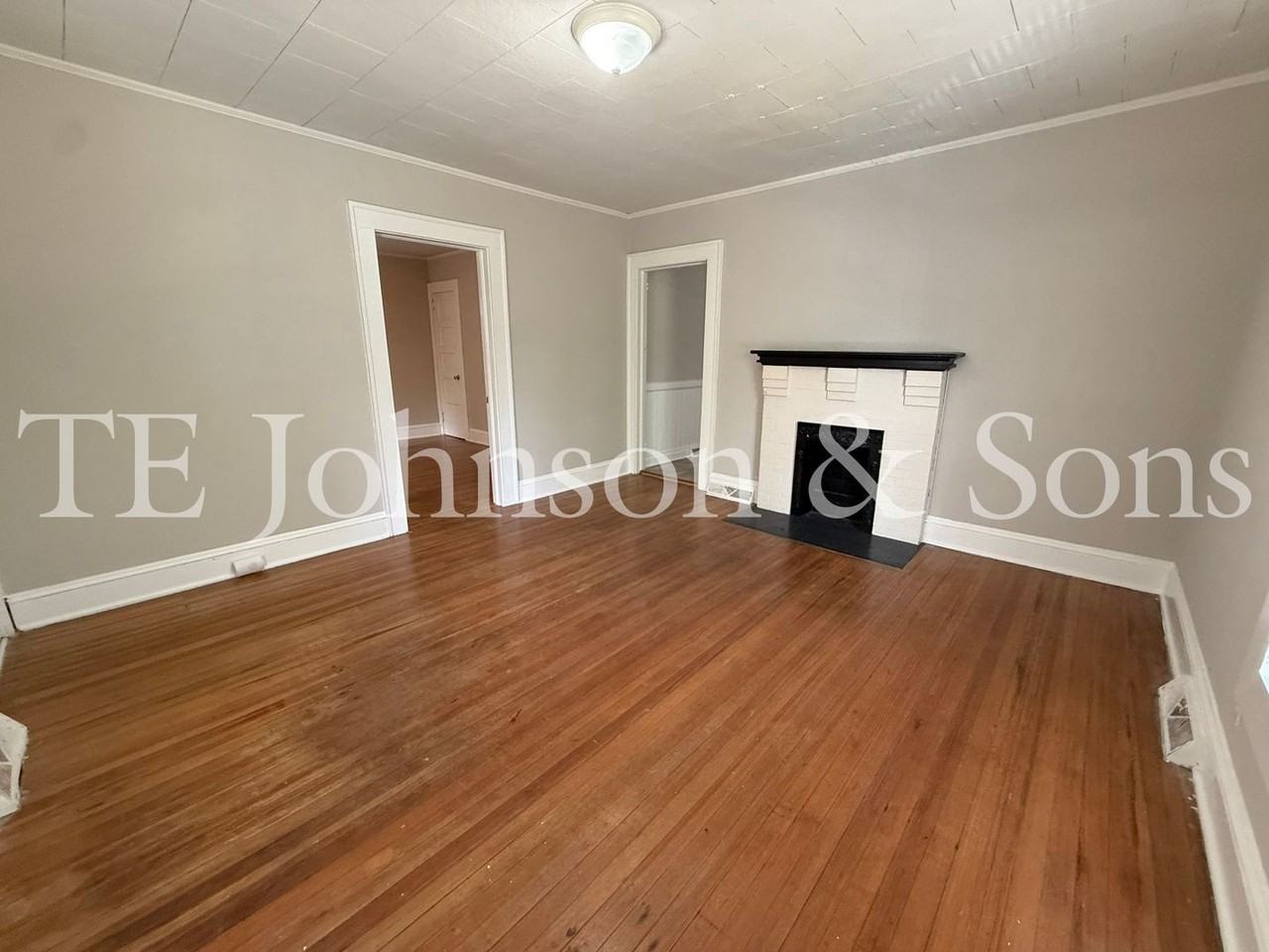 526 Chandler St - Photo 7 of 32