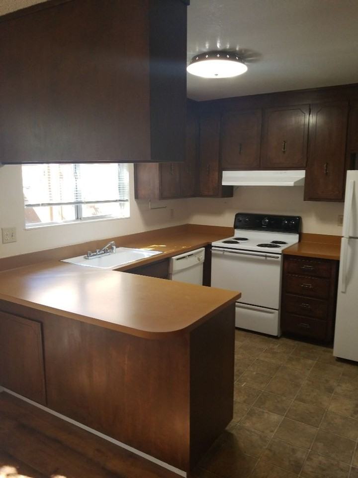 2011 Alta Loma St - Photo 5 of 12