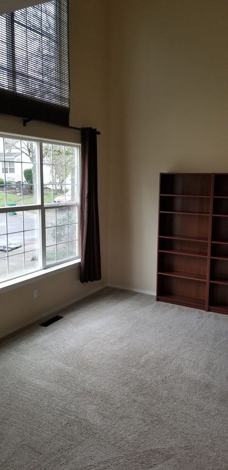 15467 Nw Decatur Way - Photo 3 of 18