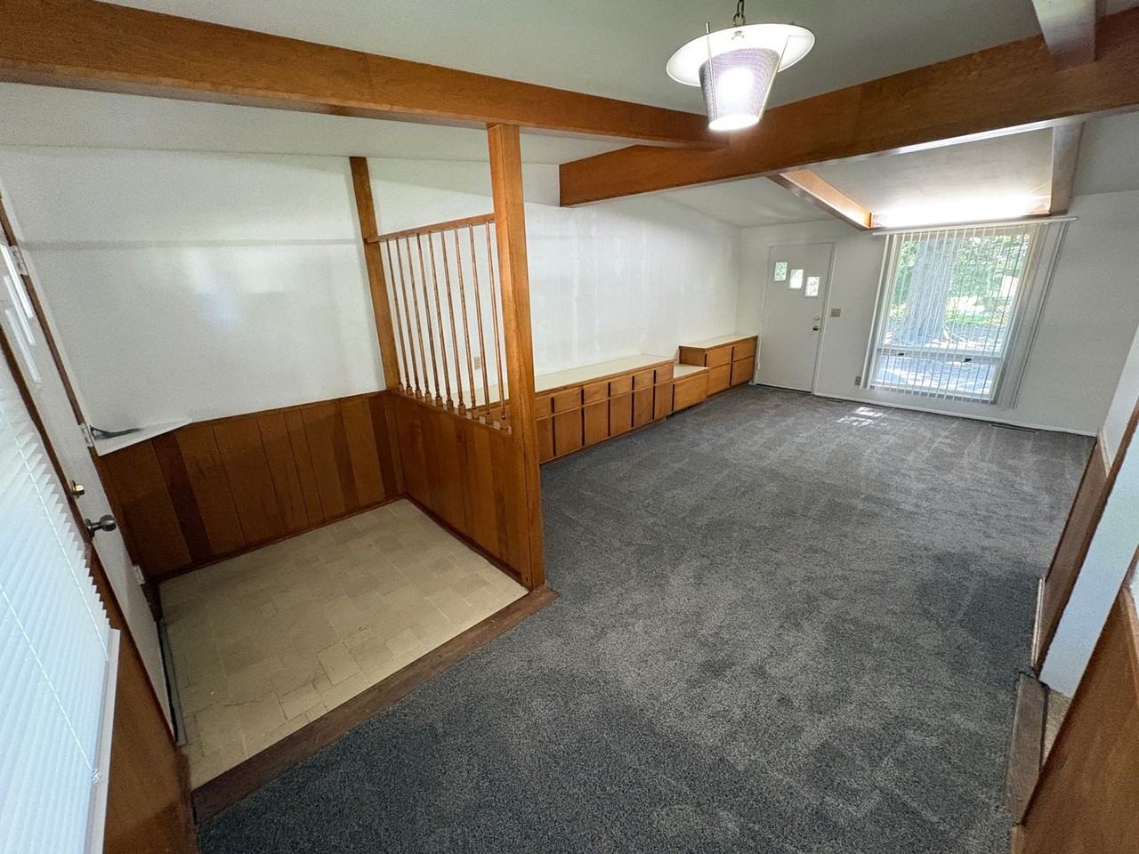632 Eastborough Ln - Photo 3 of 26