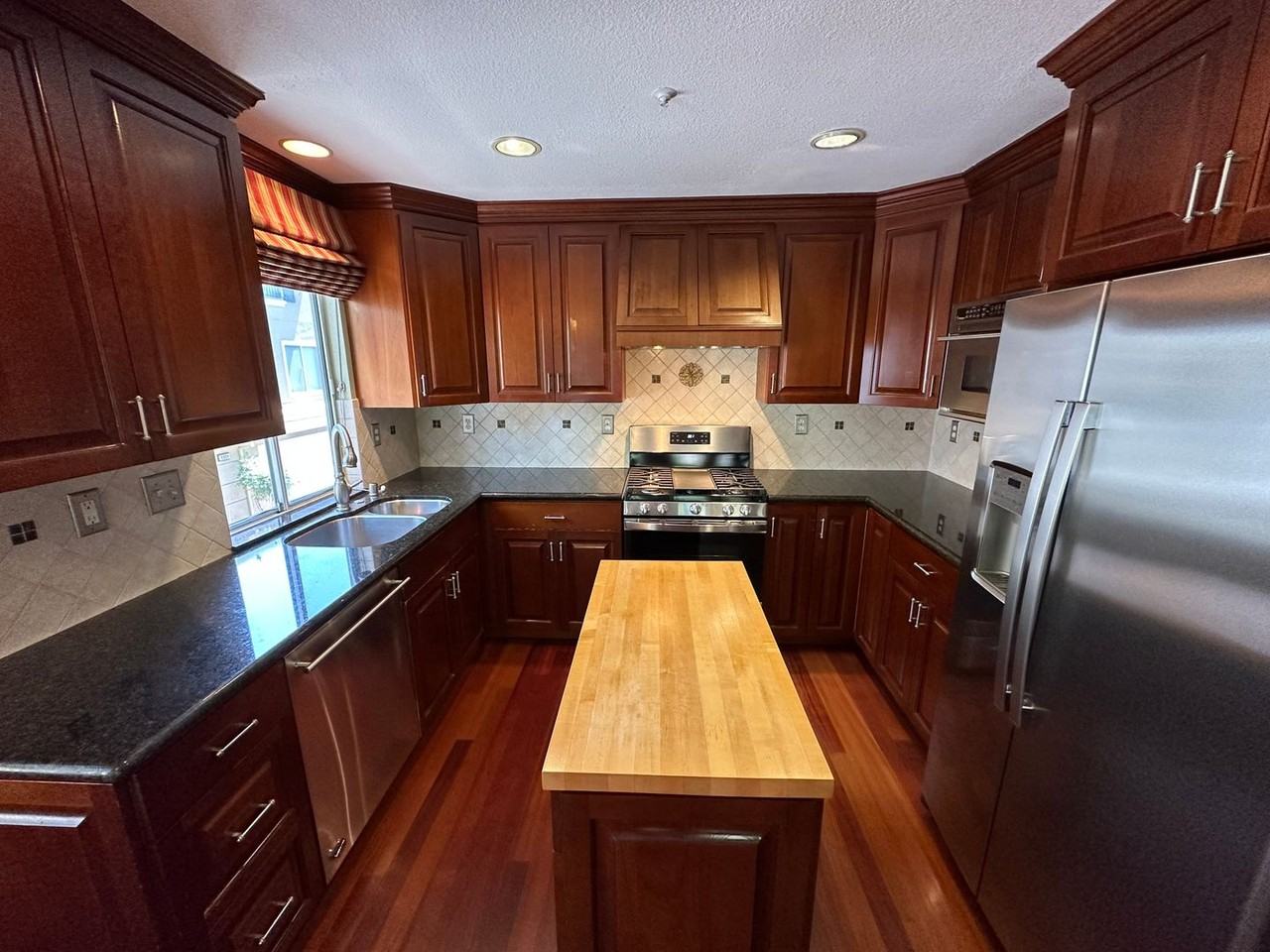 6001 Condor St - Photo 5 of 17