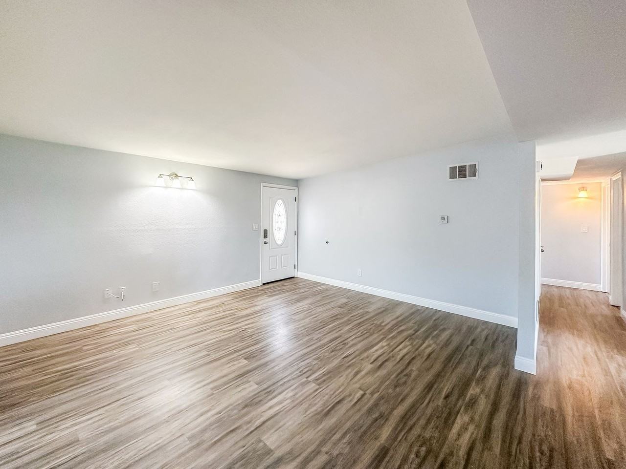 1117 Iris Ave - Photo 4 of 27