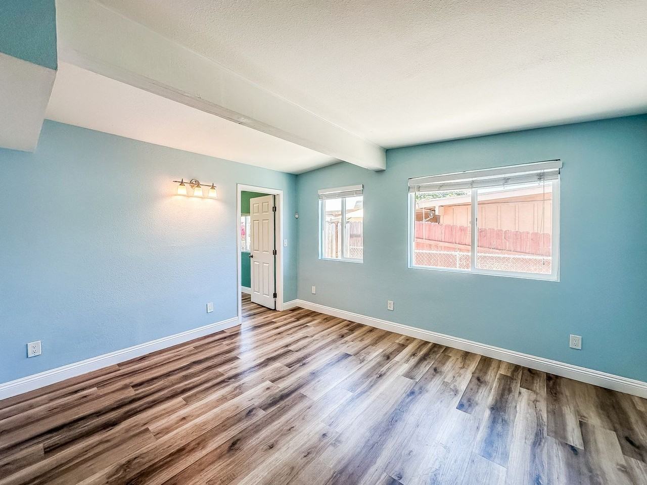 1117 Iris Ave - Photo 6 of 27