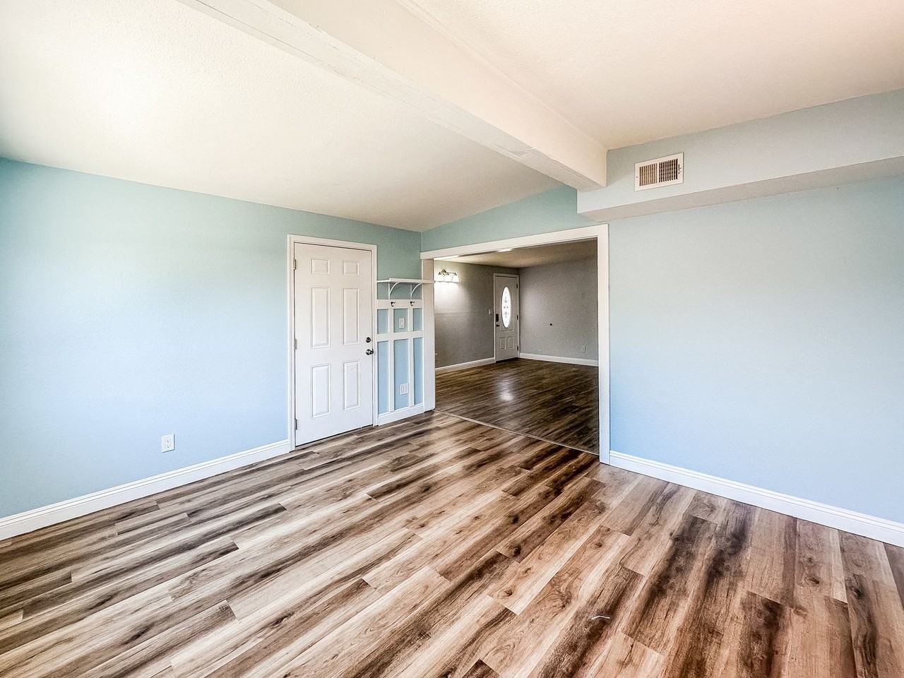 1117 Iris Ave - Photo 7 of 27